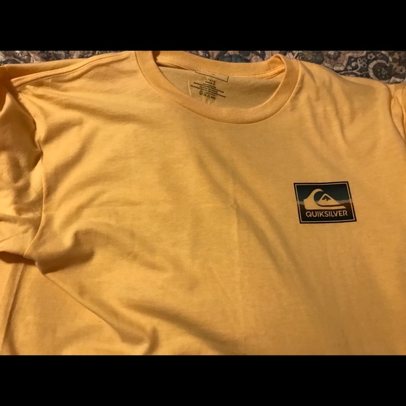 Mens large new quicksilver tee shirt - Picture 1 of 2